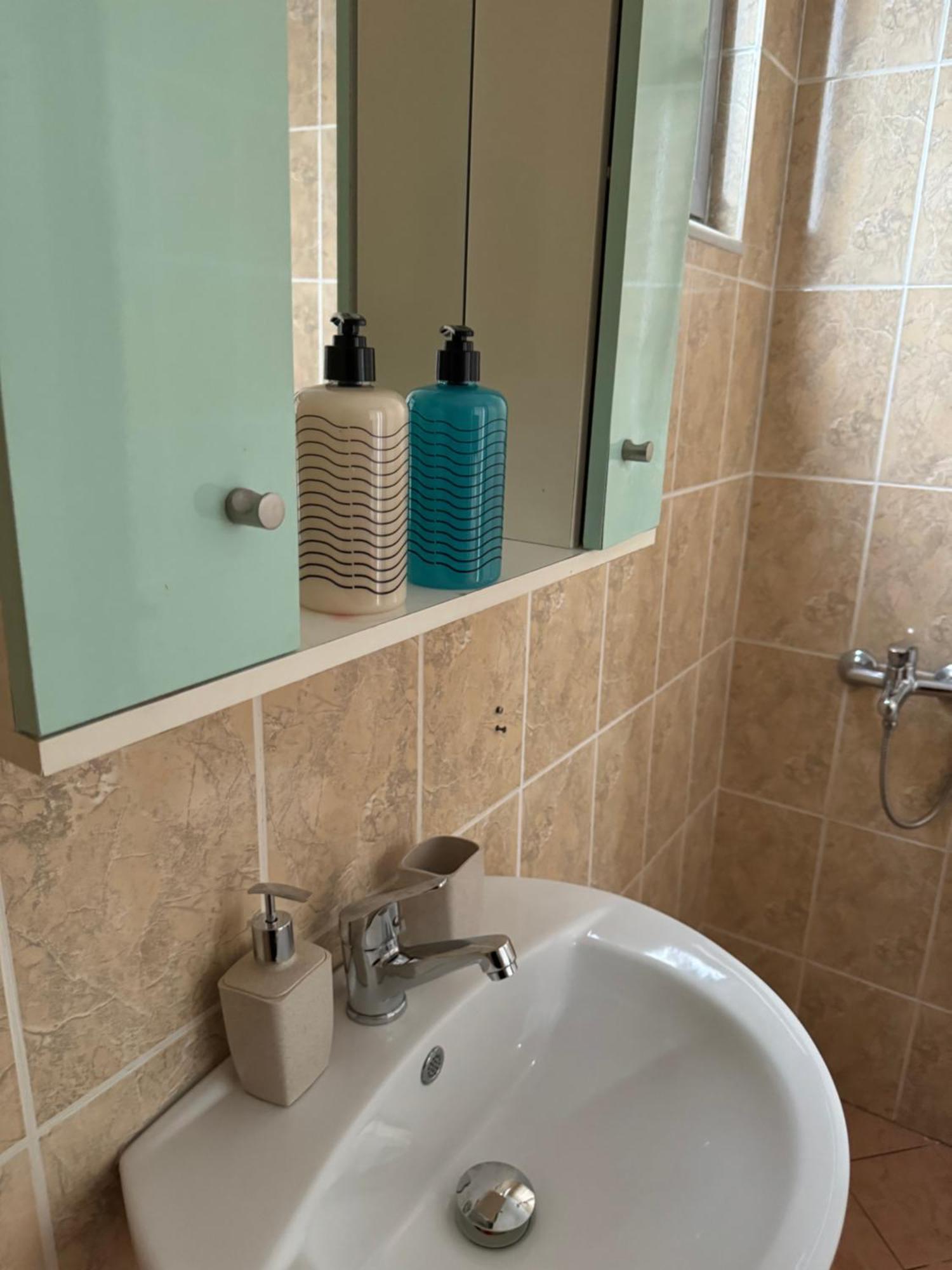Peci Apartments Gjirokastër Quarto foto